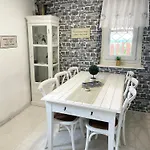 Maul - Lator Présbár és Bortrezor Apartman *