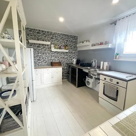Lator Présbár és Bortrezor Apartamento Villány